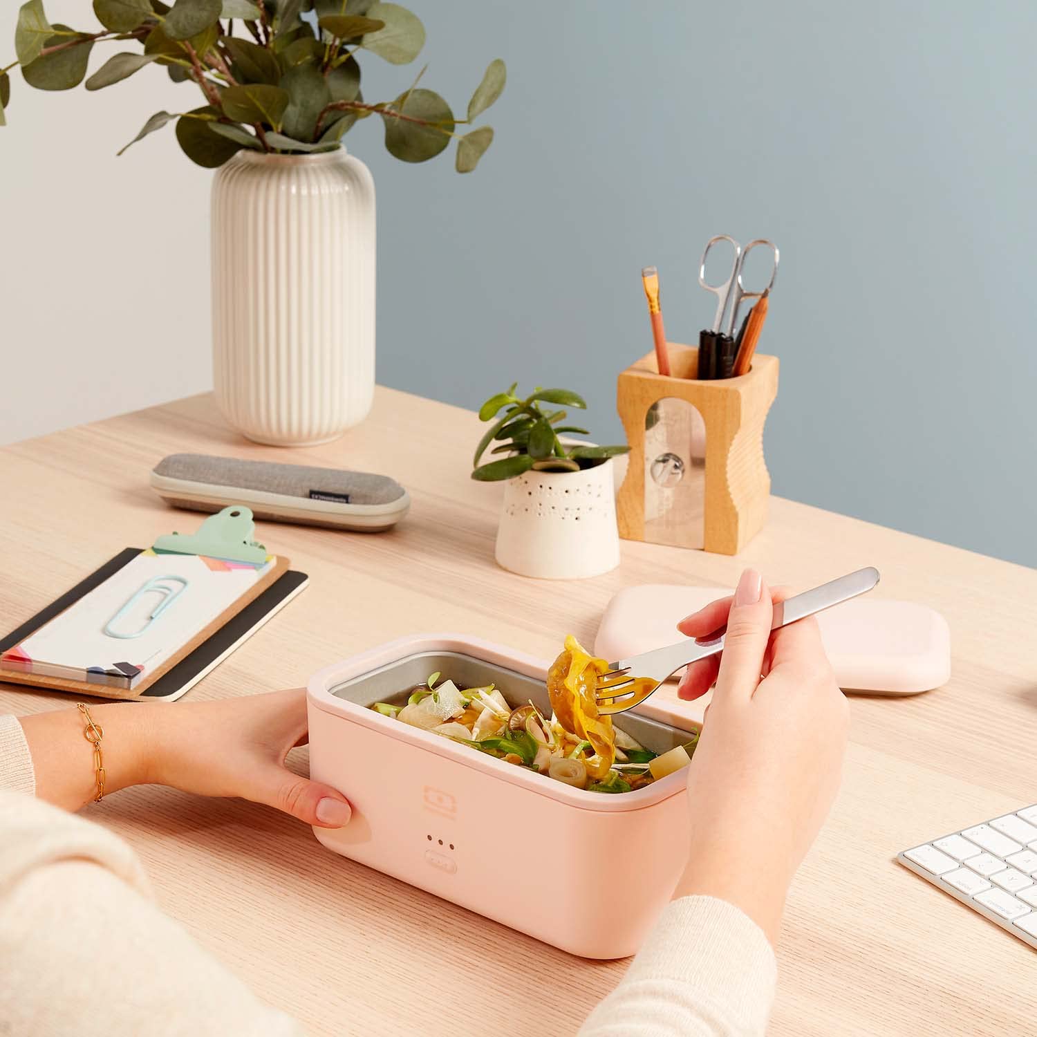 mon-bento-mb-warmer-lunch-box-chauffante-rose-700-ml image 6